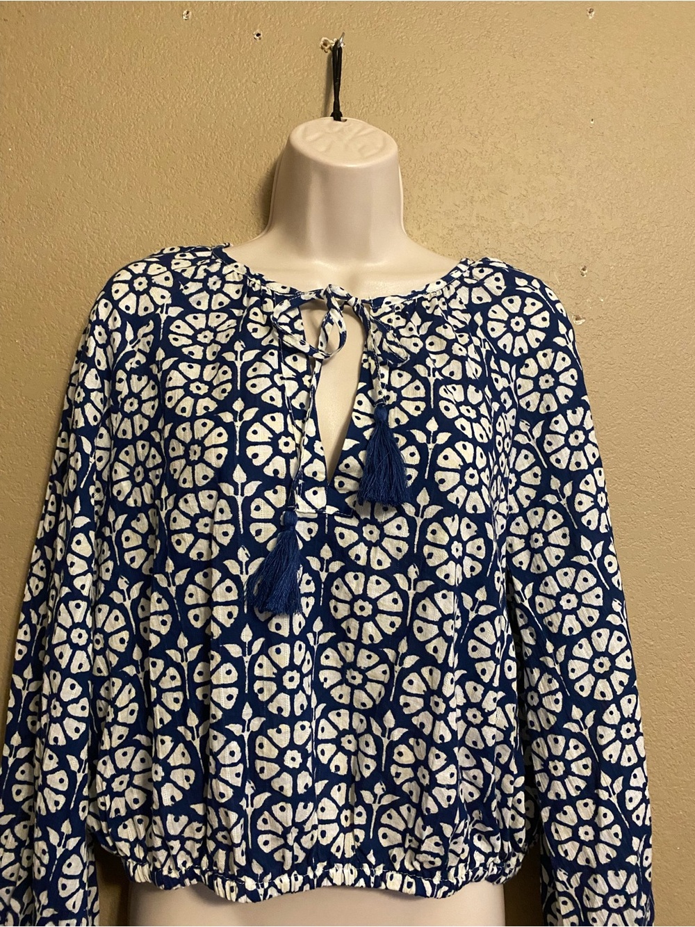 Roller Rabbit Blue and White Tassel Tie-Neck Blouse Women Medium